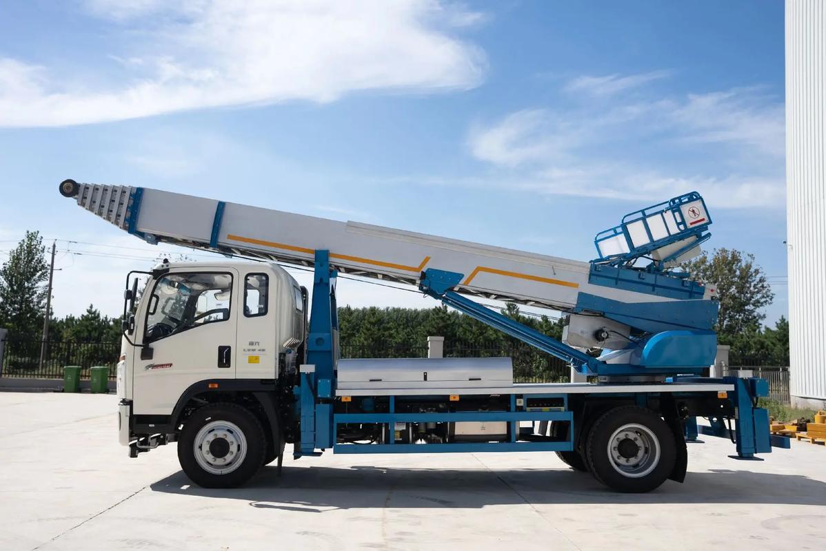 泰州姜堰云梯上料车租赁费用