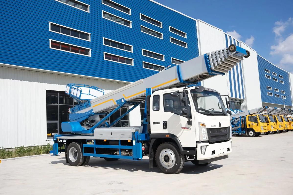 泰州姜堰出租云梯车高空作业车 建筑垃圾搬运